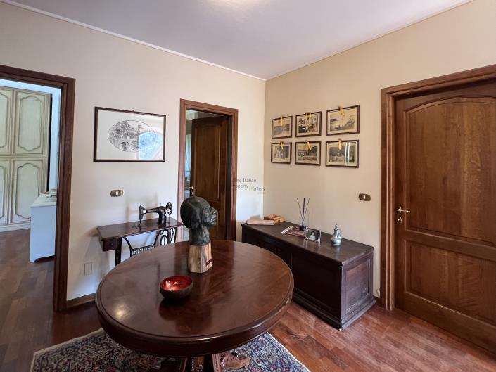 Image No.38-6 Bed Villa for sale