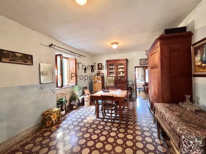 Image No.6-3 Bed House for sale