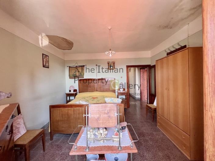 Image No.23-3 Bed House for sale