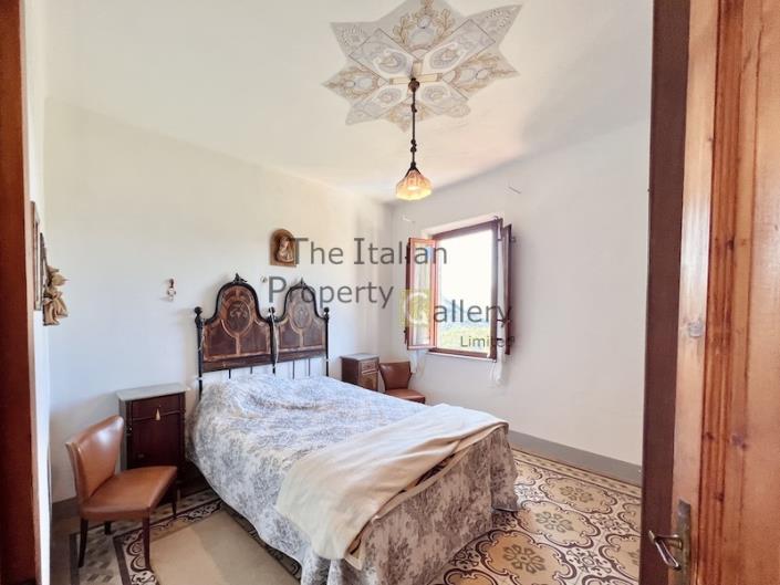 Image No.4-5 Bed House for sale