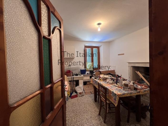 Image No.21-5 Bed House for sale