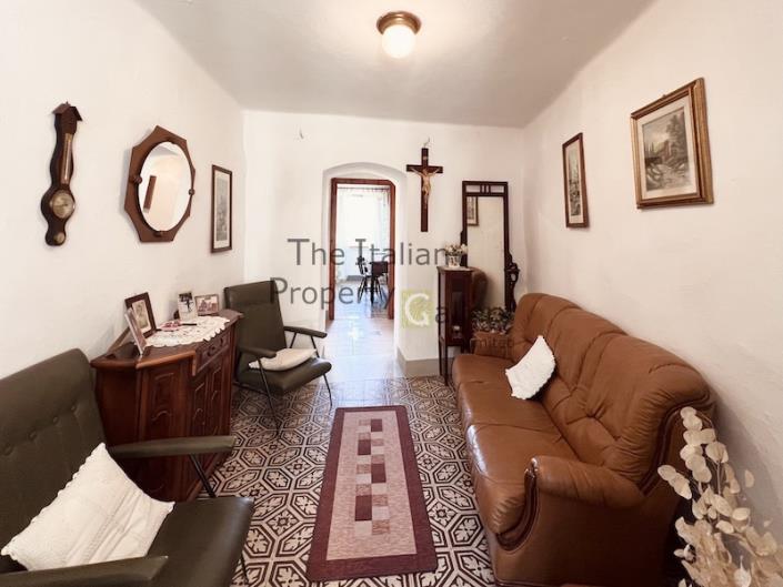 Image No.28-5 Bed House for sale