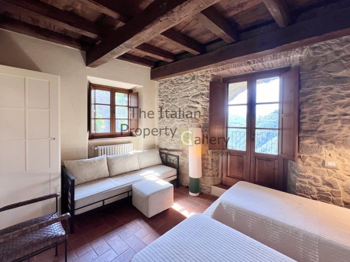 Image No.14-7 Bed Villa for sale