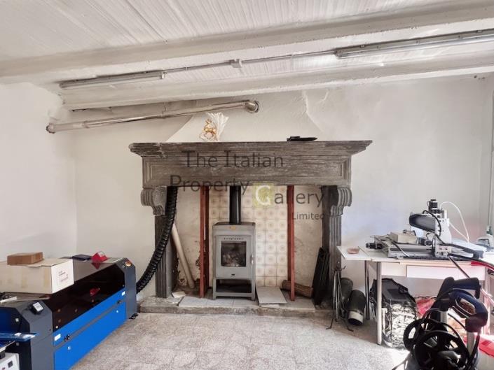 Image No.23-3 Bed House for sale