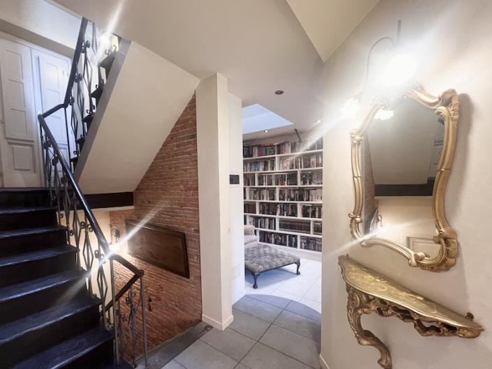 Image No.20-4 Bed House for sale