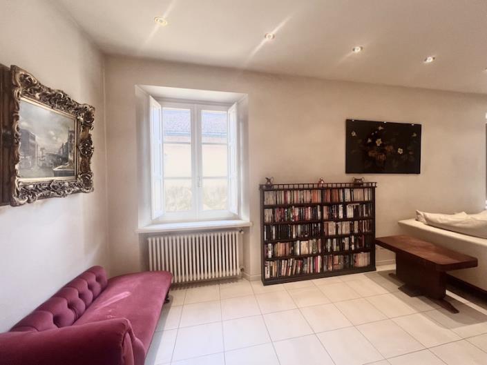 Image No.24-4 Bed House for sale