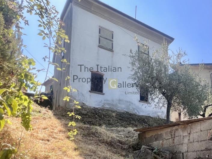 Image No.1-2 Bed House for sale