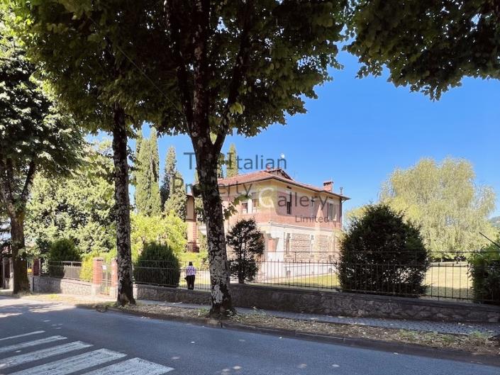 Image No.28-4 Bed Villa / Detached for sale