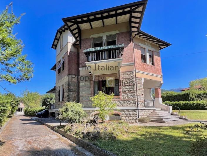 Image No.20-4 Bed Villa / Detached for sale