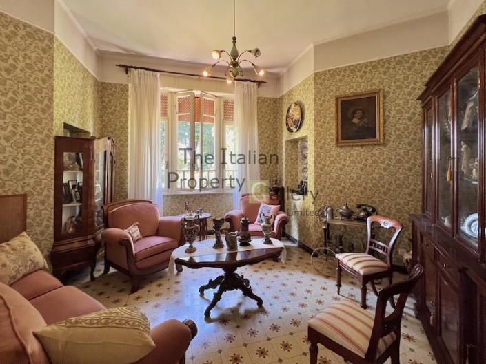 Image No.4-4 Bed Villa / Detached for sale