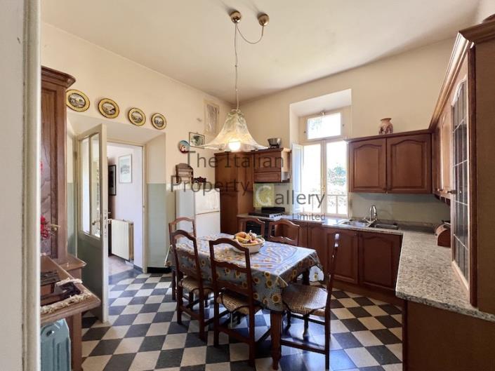 Image No.12-4 Bed Villa / Detached for sale