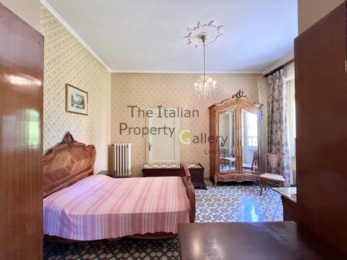 Image No.27-4 Bed Villa / Detached for sale