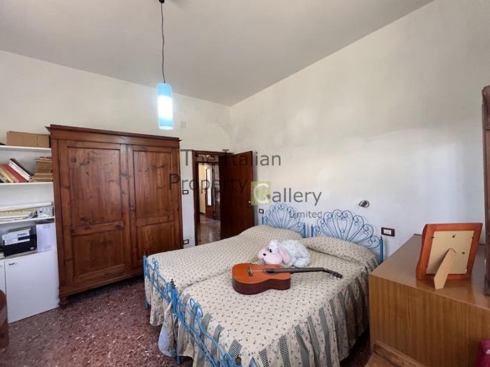 Image No.37-3 Bed Apartment for sale