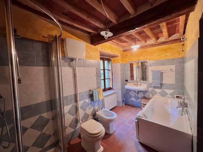 Image No.6-3 Bed House for sale