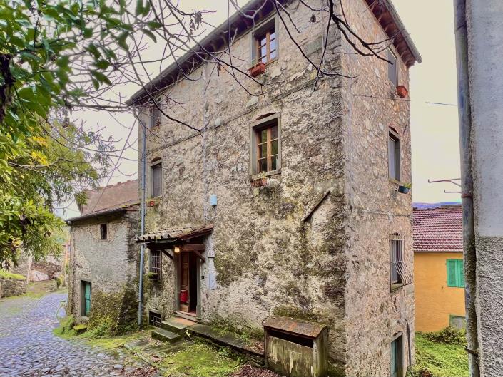 Image No.1-3 Bed House for sale