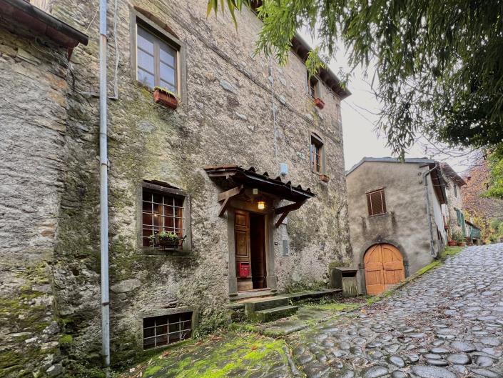 Image No.8-3 Bed House for sale