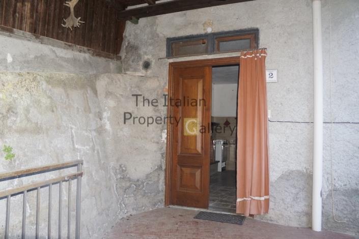 Image No.12-2 Bed House for sale