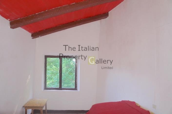 Image No.8-2 Bed House for sale