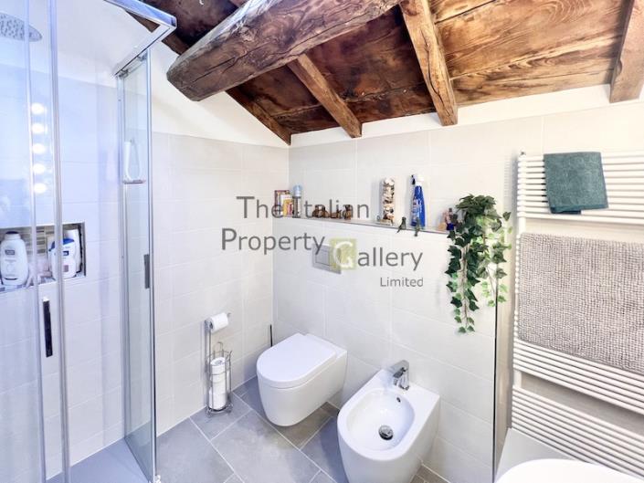 Image No.13-2 Bed House for sale