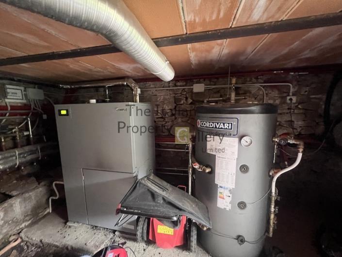 Image No.20-2 Bed House for sale