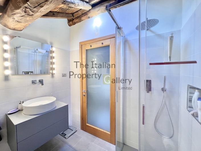 Image No.21-2 Bed House for sale