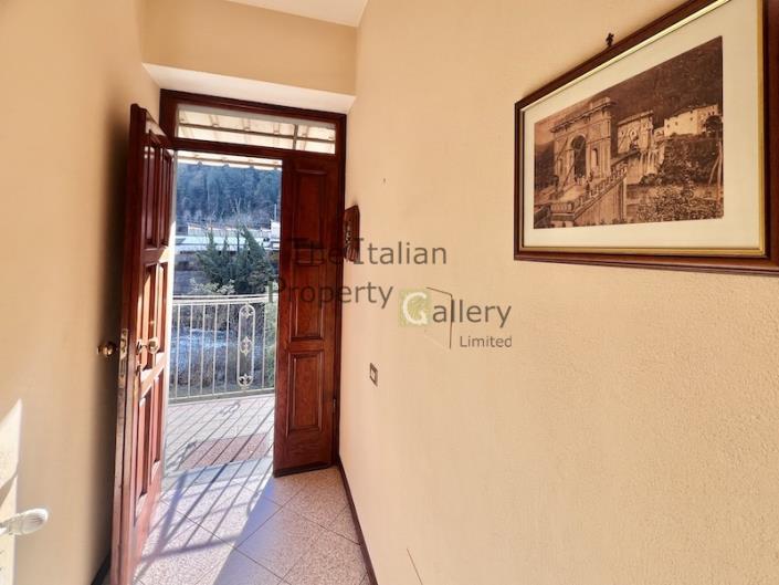 Image No.17-3 Bed House for sale