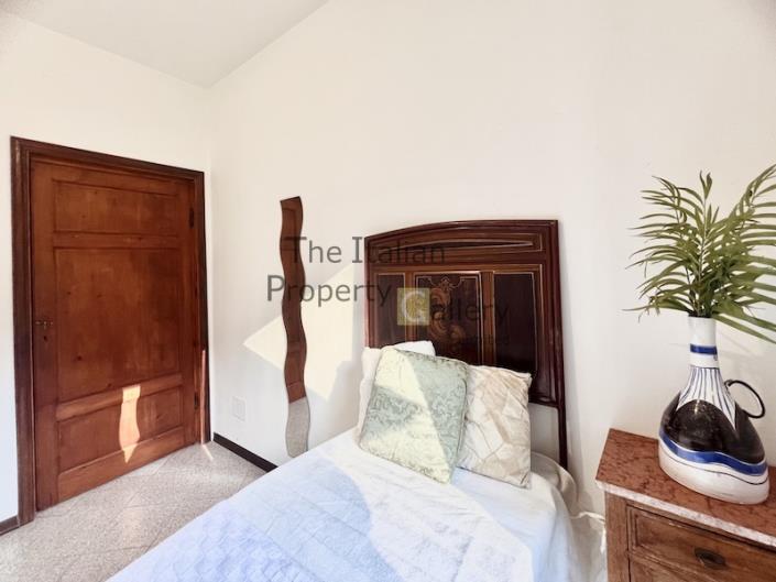 Image No.4-3 Bed House for sale