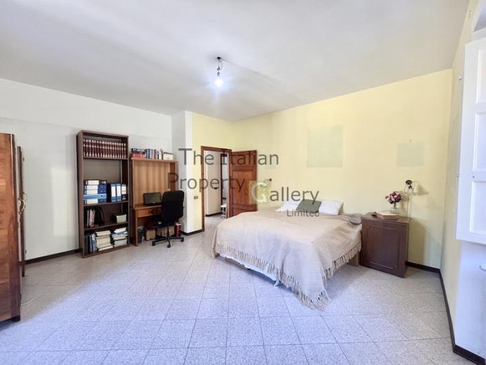 Image No.3-3 Bed House for sale