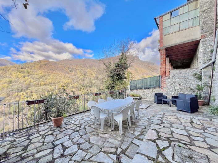 Image No.11-2 Bed House for sale