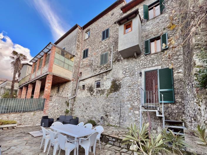 Image No.5-2 Bed House for sale