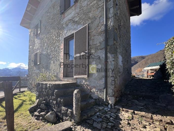 Image No.12-2 Bed House for sale