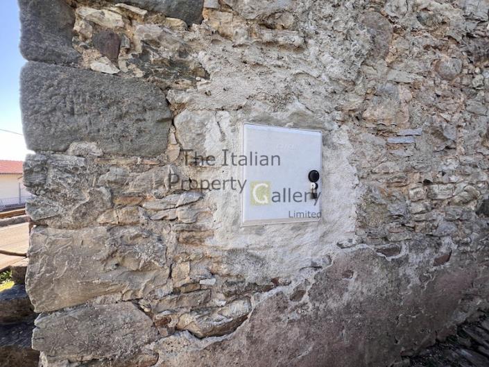 Image No.17-2 Bed House for sale