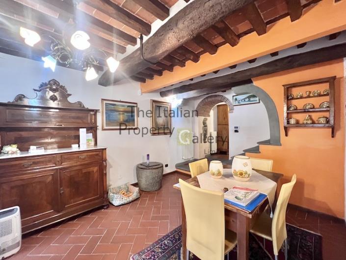 Image No.11-3 Bed House for sale