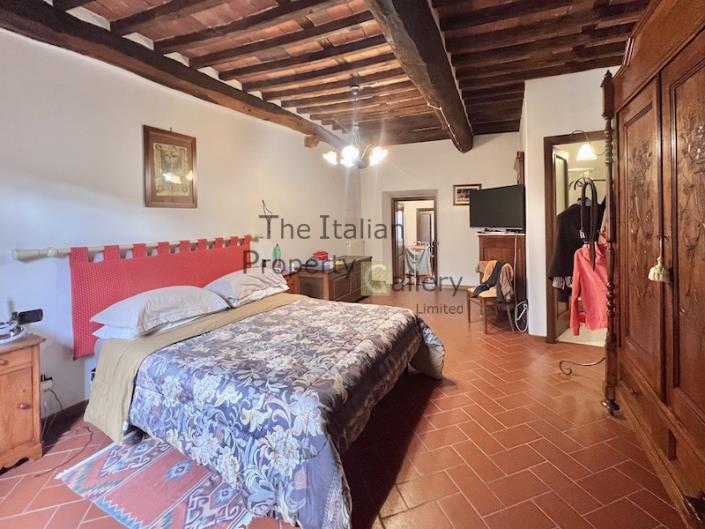 Image No.18-3 Bed House for sale