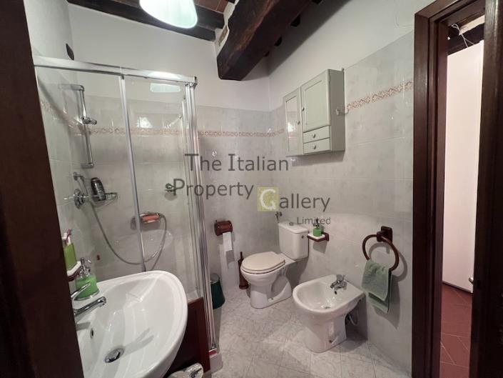 Image No.19-3 Bed House for sale