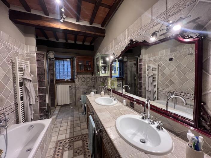 Image No.28-3 Bed House for sale