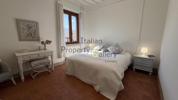 Image No.9-3 Bed House for sale