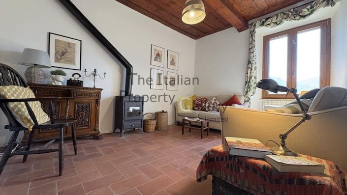 Image No.10-3 Bed House for sale