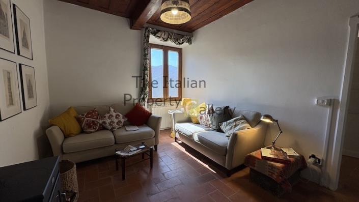 Image No.11-3 Bed House for sale