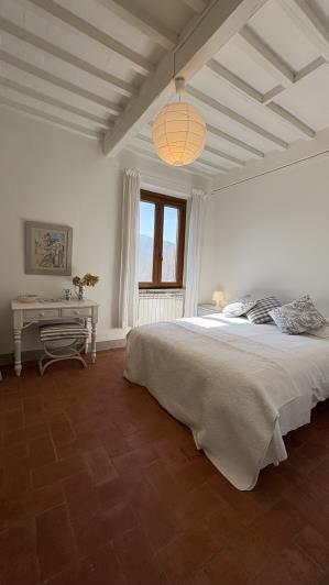 Image No.17-3 Bed House for sale