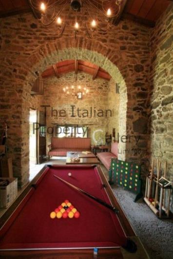 Image No.8-5 Bed House for sale