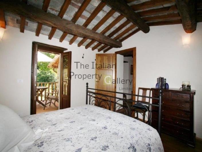 Image No.10-5 Bed House for sale