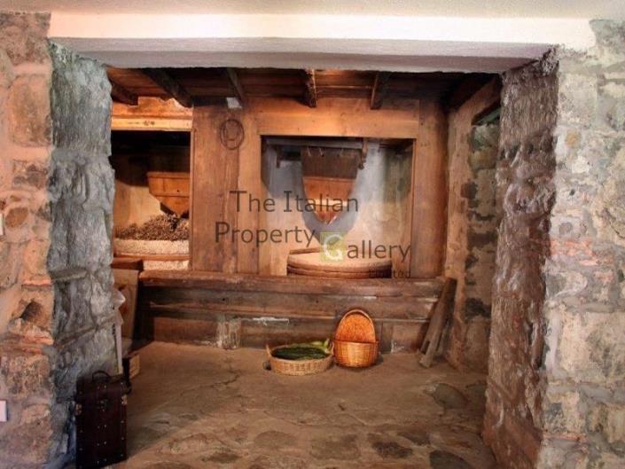 Image No.12-5 Bed House for sale