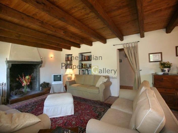 Image No.18-5 Bed House for sale