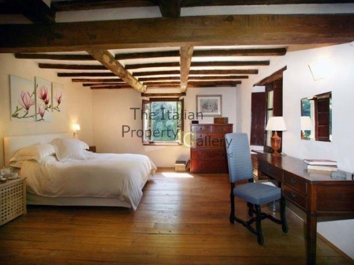 Image No.19-5 Bed House for sale