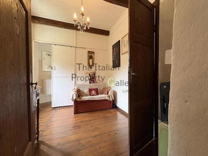 Image No.4-5 Bed House for sale