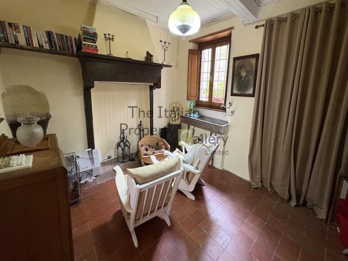 Image No.10-5 Bed House for sale