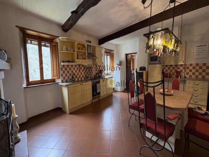 Image No.11-5 Bed House for sale