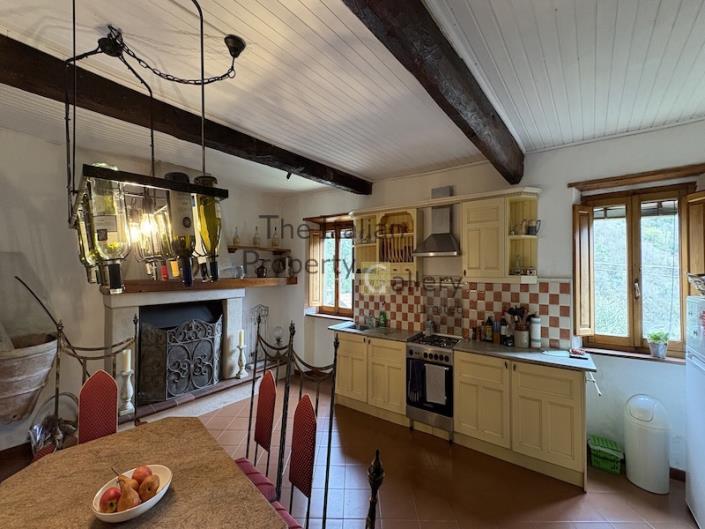 Image No.2-5 Bed House for sale