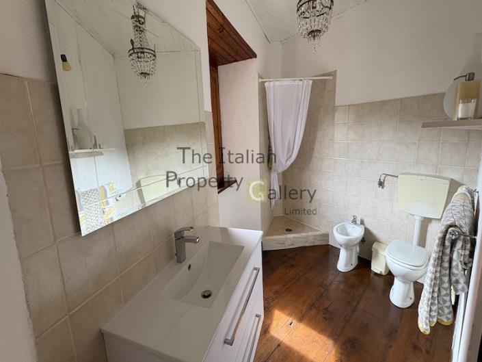 Image No.14-5 Bed House for sale